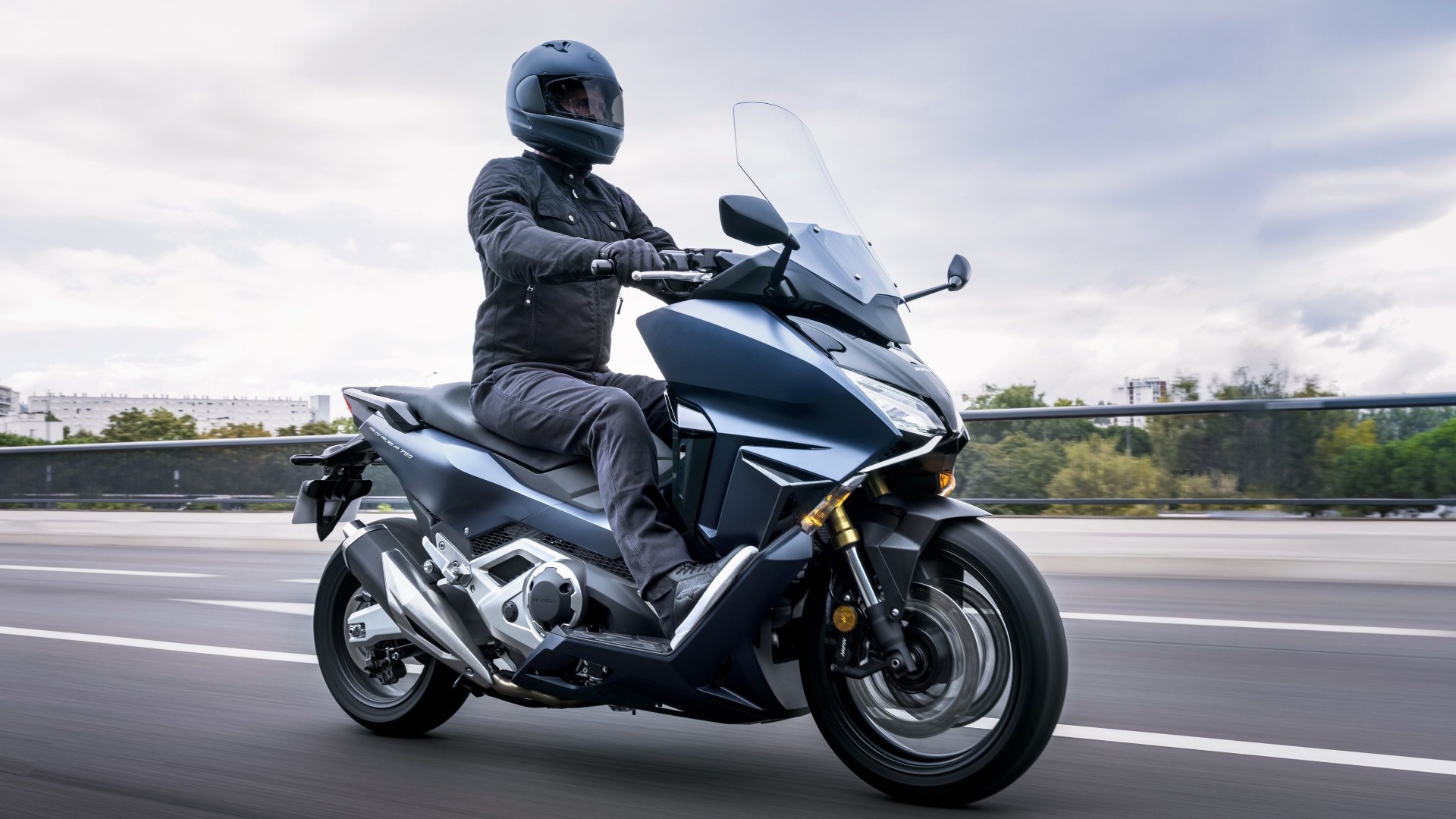 Honda Forza 750 2021 - Killer Yamaha Tmax dan BMW C 650 GT?