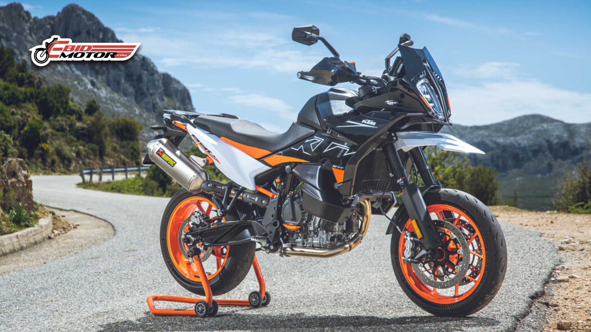 Enjin Power Tapi 2 Dapur Je? KTM Lancar Supermoto 890 SMT Terbaru! 