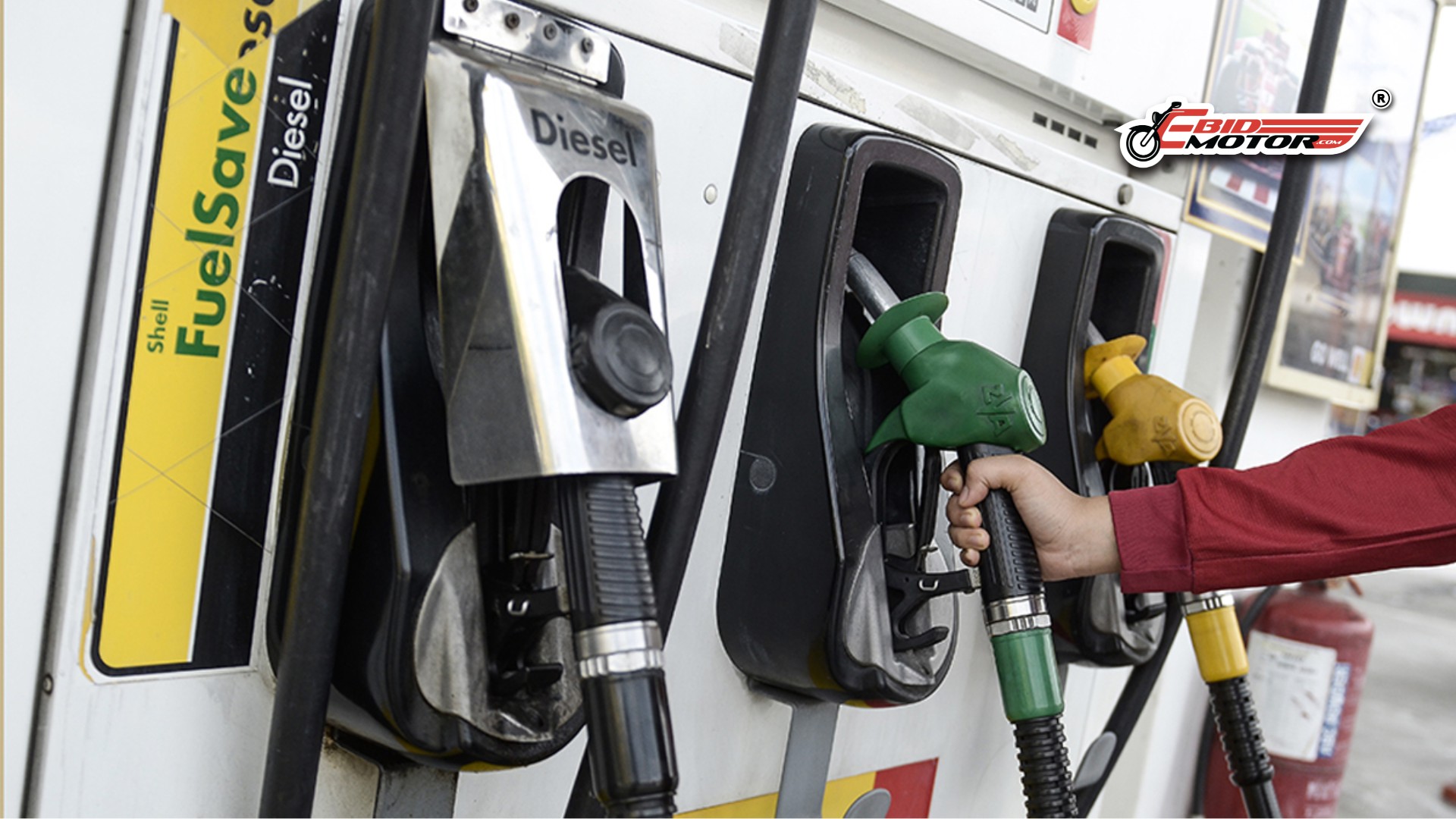 Harga Runcit RON97 dan Diesel Turun 5 Sen Di Semenanjung!
