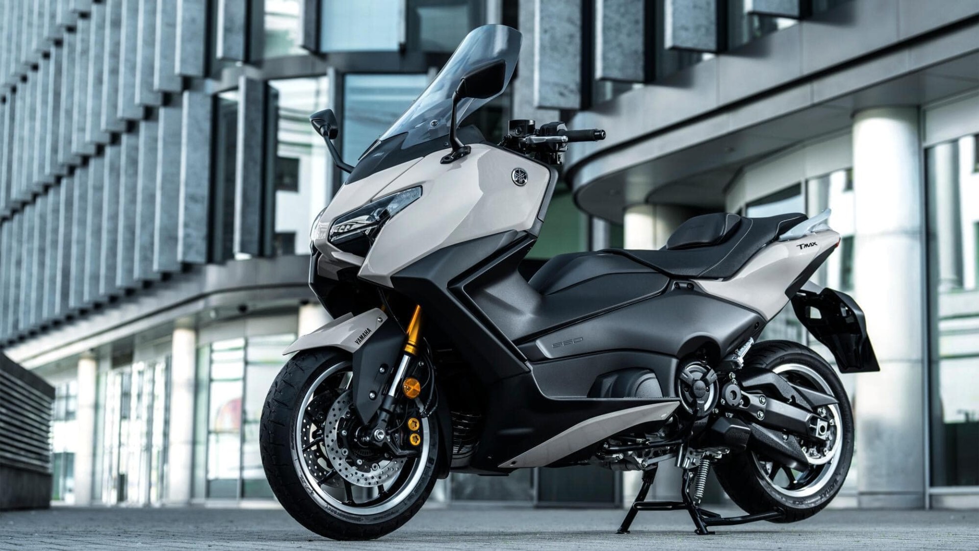 Yamaha Update TMax Tech Max (2025) Lagi, Harga RM81.3K