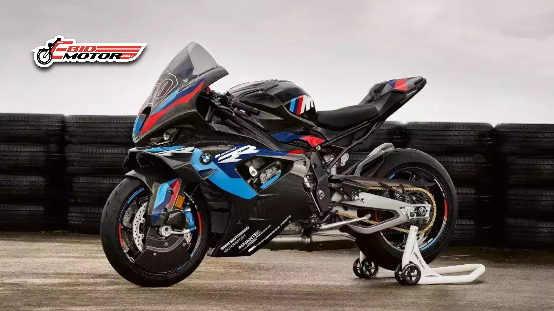 BMW Motorrad Perkenal M1000RR 'M' Competition Package, Harga Bikin Juling!