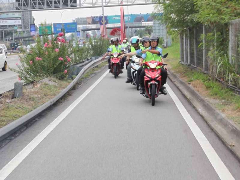 Kalau Laluan Motosikal dan Tepi Highway Pun Bahaya, Habis Nak Lalu Mana?  Ini Korang Perlu Tahu! - EBidMotor.com