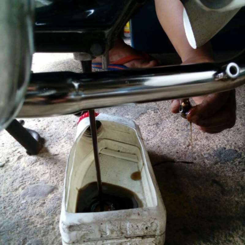 Minyak Hitam Berkurang @ Kering? Ini Puncanya Yang Boleh Menyusahkan Anda!  - EBidMotor.com