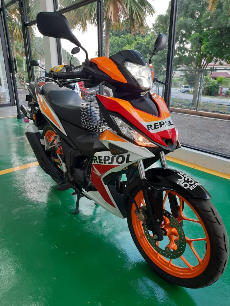 Honda RS 150 - Beli Motor Honda Melalui Bidaan Online