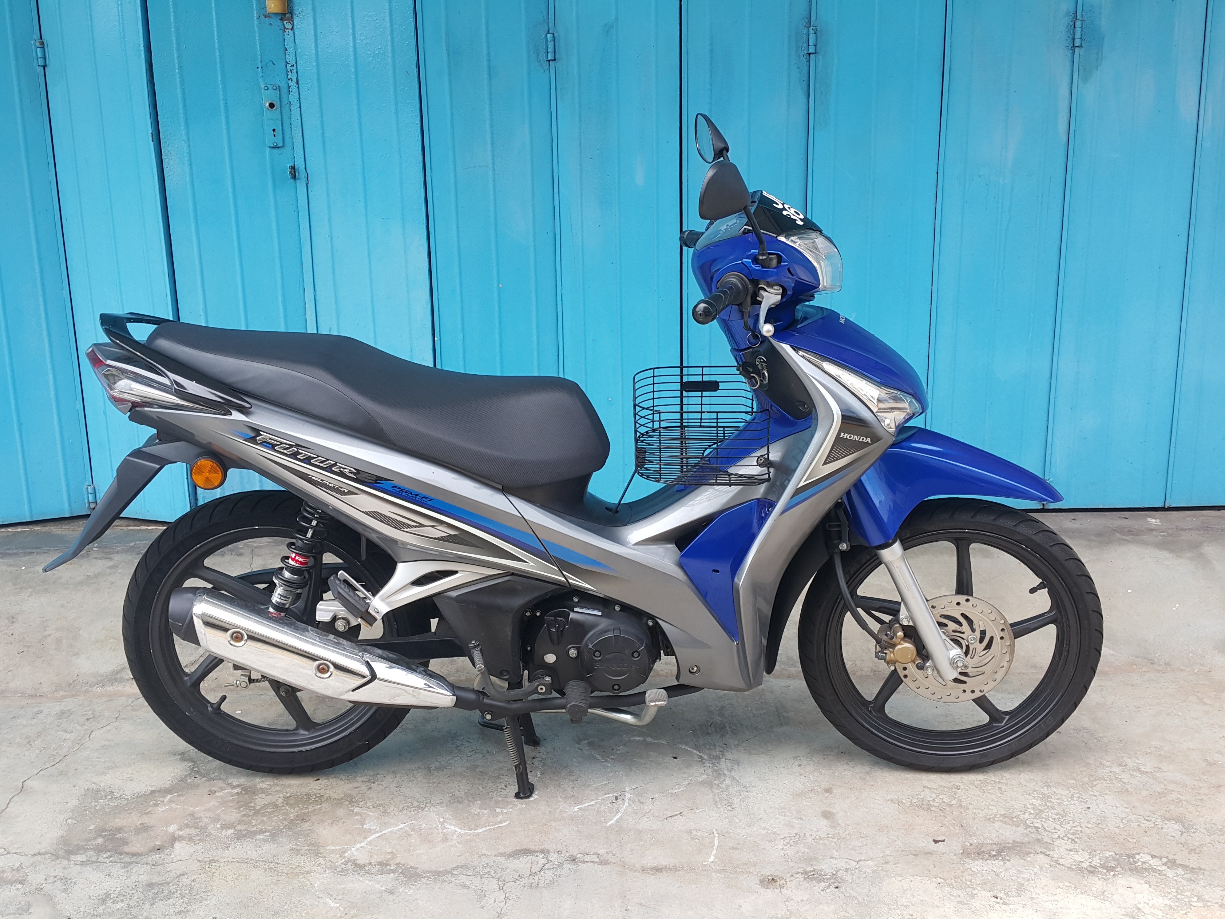 Honda Future 125 Fi - Beli Motor Honda Melalui Bidaan Online