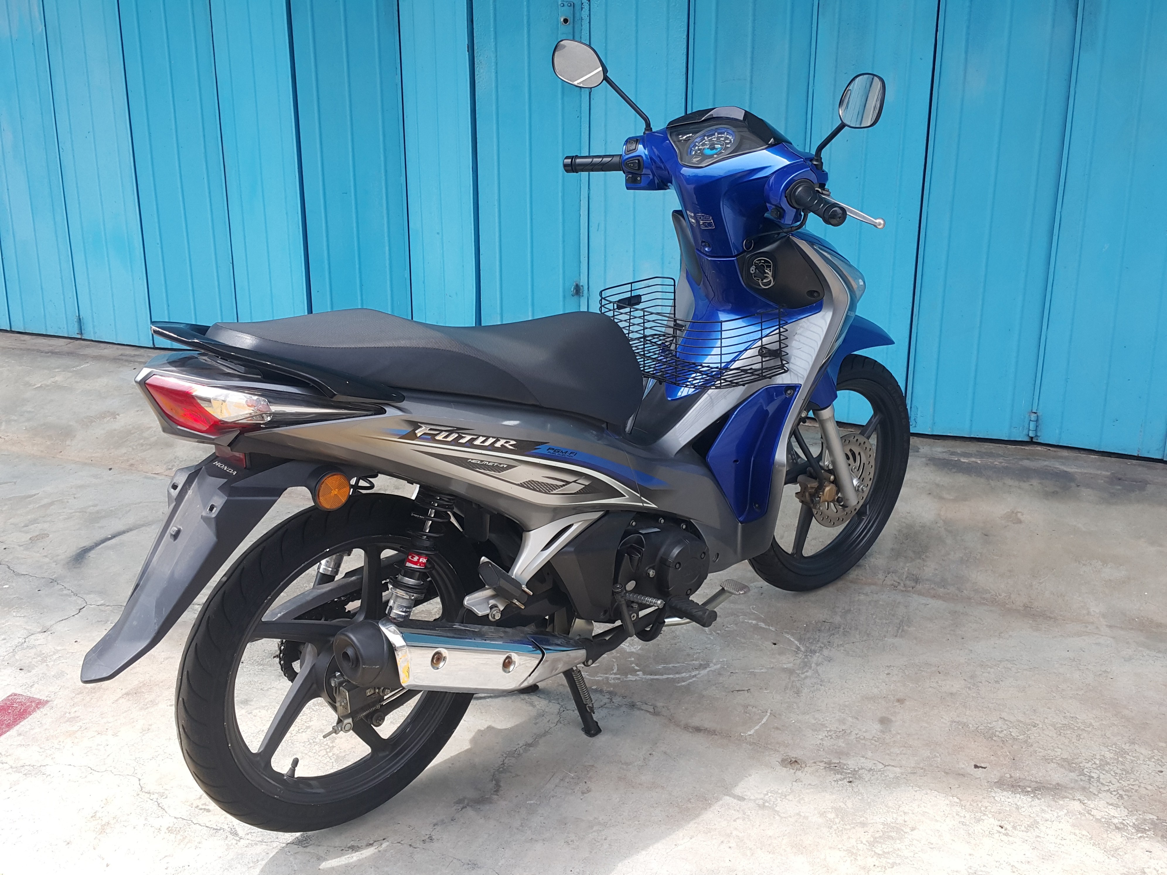 Honda Future 125 Fi - Beli Motor Honda Melalui Bidaan Online