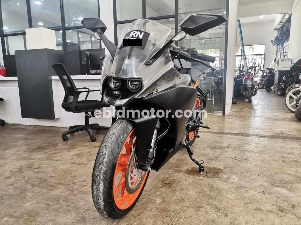 2016 KTM RC 200 Terpakai Untuk Jualan